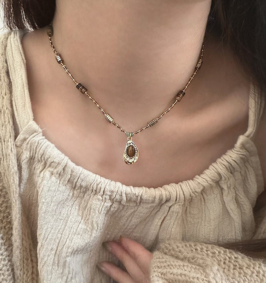 New Maillard Natural Stone Beaded Necklace with Retro and Unique Design Sense, collarbone chain temperament, minimalist accessories